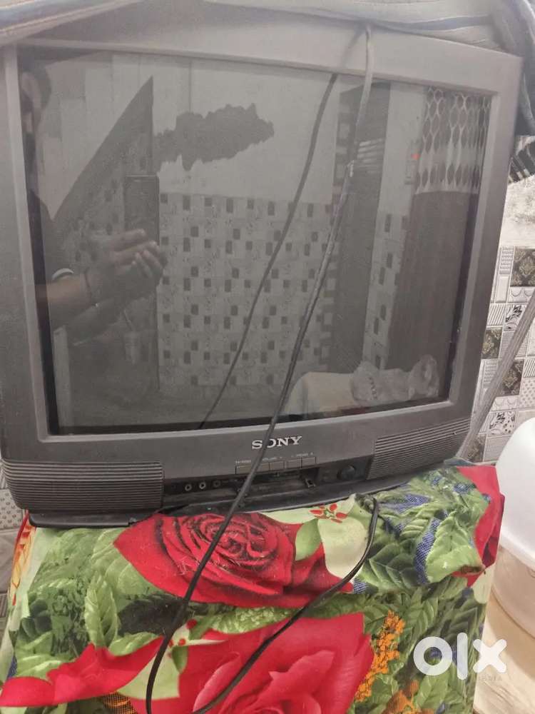 Sony Old TV very good condition colour TV