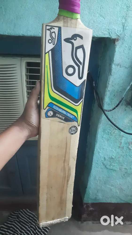 Want to sell my 5 months old hard tennis bowl cricket bat
