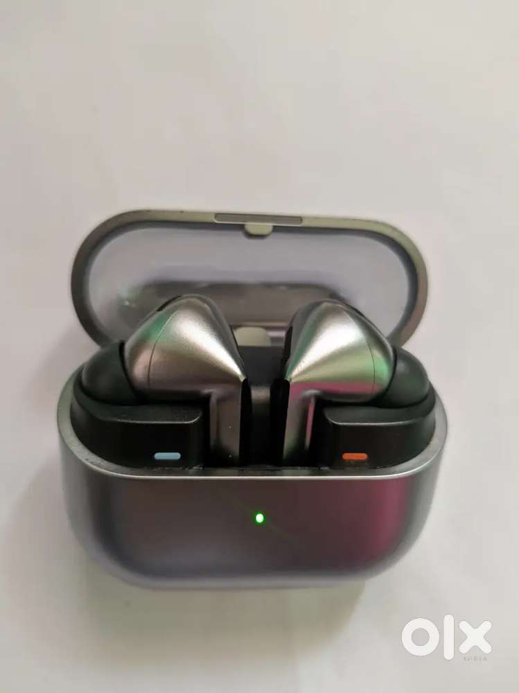 Samsung Buds 3 pro with warranty available