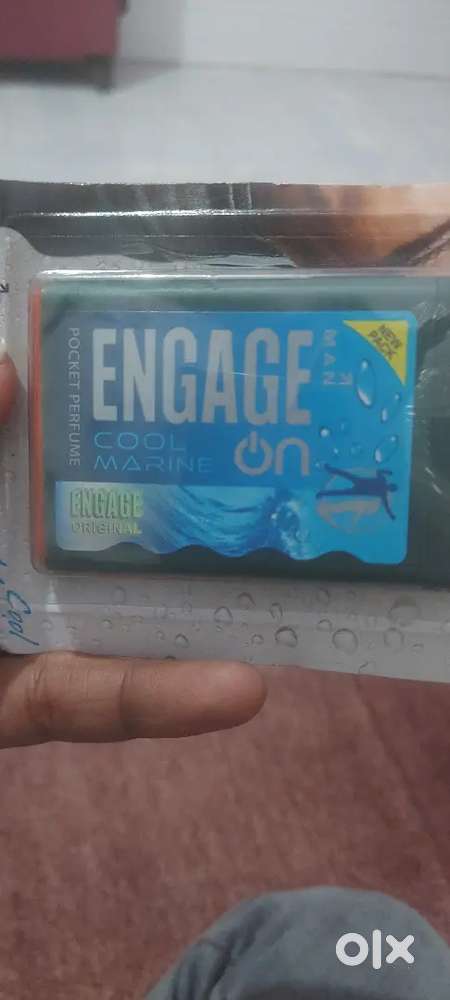 Engage  woman  and man pocket perfum