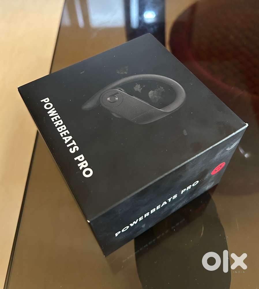 Powerbeats Pro Earphones by Apple the iconoc earbuds for sports
