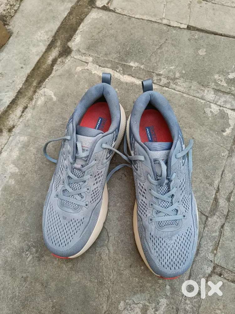 SKECHERS ARCHFIT

GO RUN MAX ROAD 6