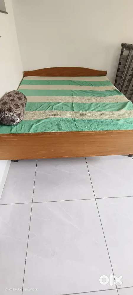 Wooden Bed with Mattress or Without Mattress