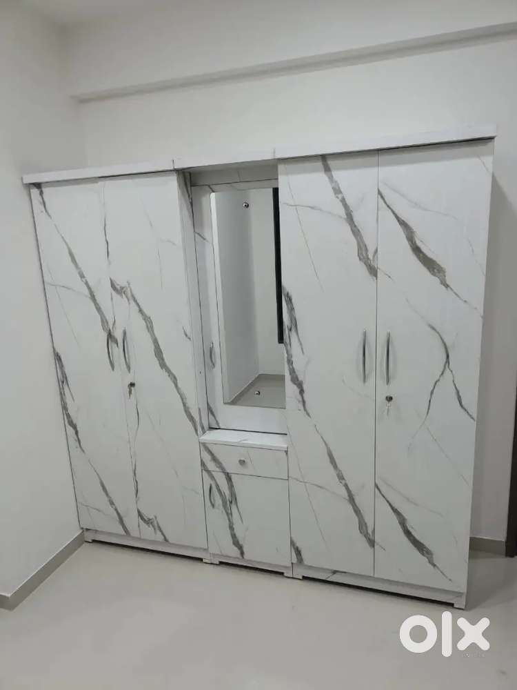 BRAND NEW 5 DOOR WARDROBE 6*6