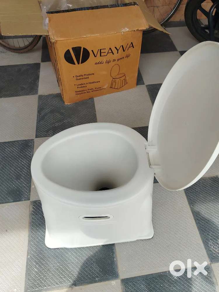Portable Toilet Western Commode / Toilet Stool