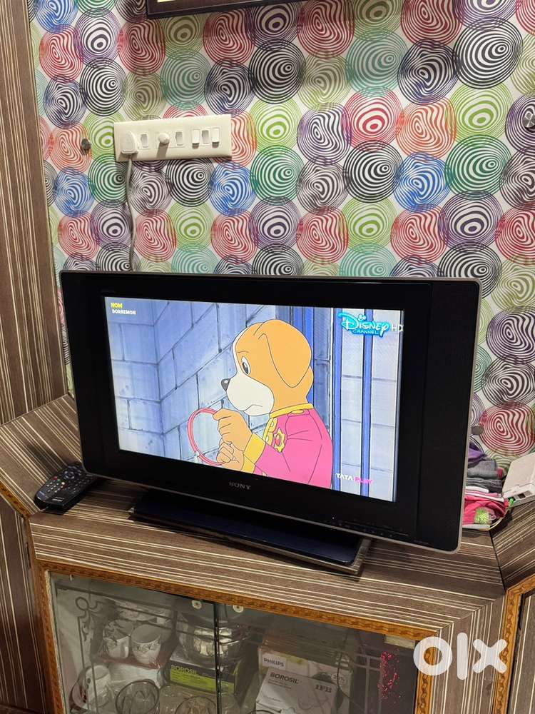 Sony Bravia 26 inch Television with speakers