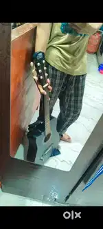 Intern guitar