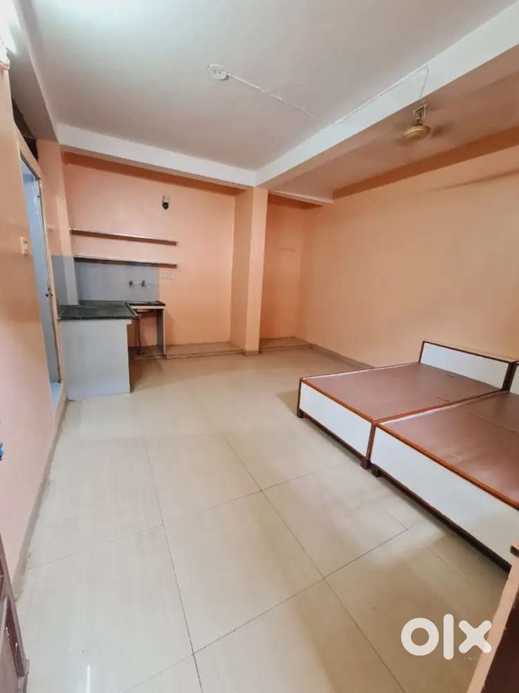 Urgent need girl room mate near tower square