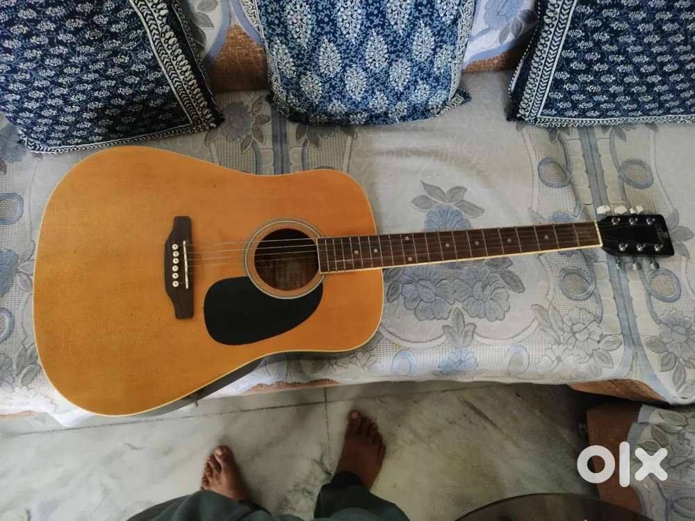 Guitar  good looking and nice
