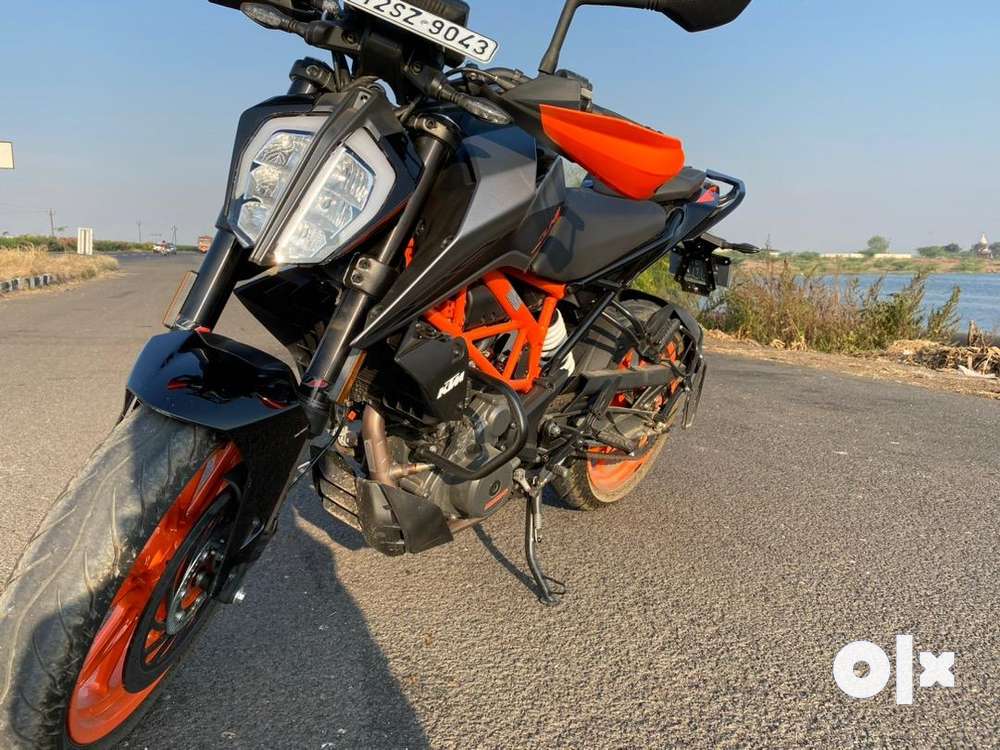 KTM Duke 390 with Quick Shifter
