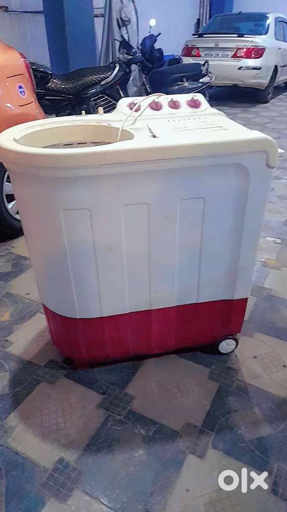 Whirpool 8kg semi automatic washing machine available for sale