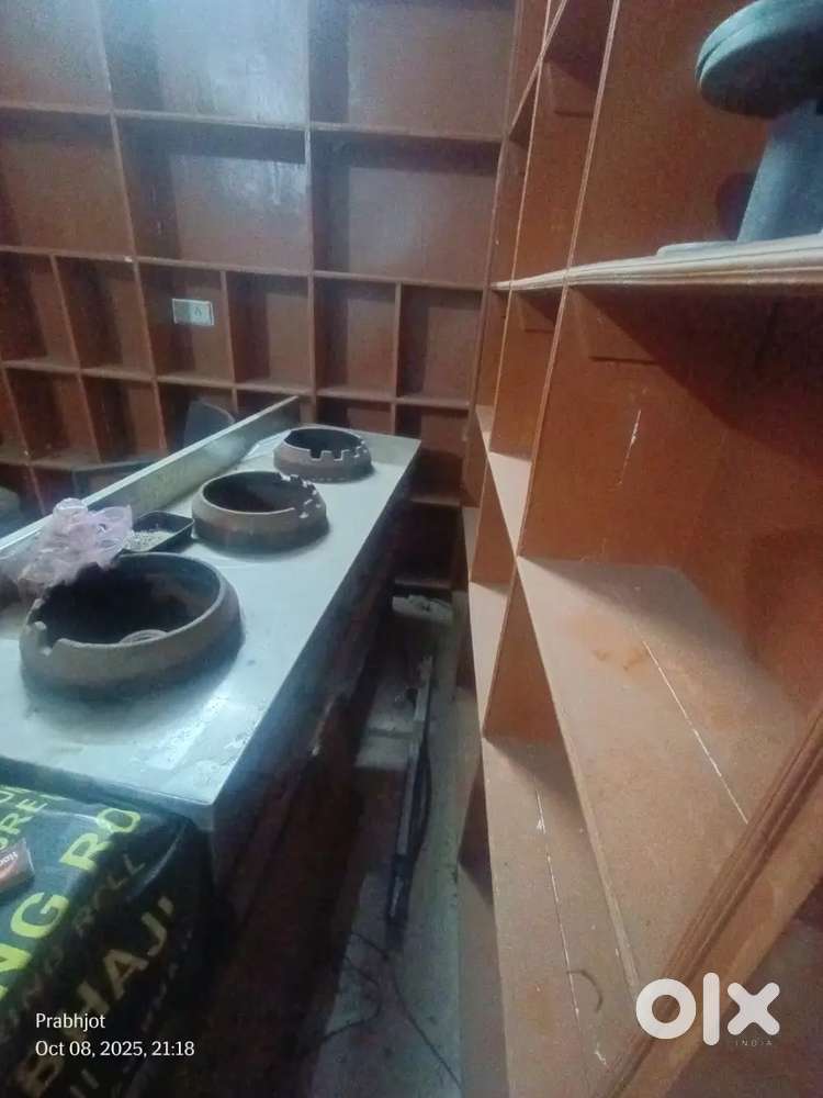 Restaurant equipment l