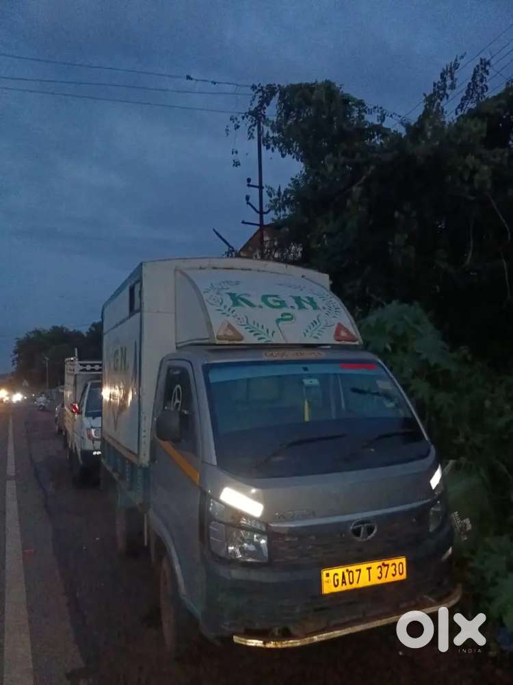 Tata intra v10 with shutter for sell