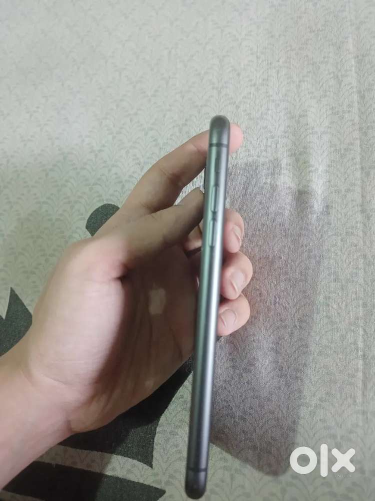 iPhone 11 in one of the best condition No scratches and no dent