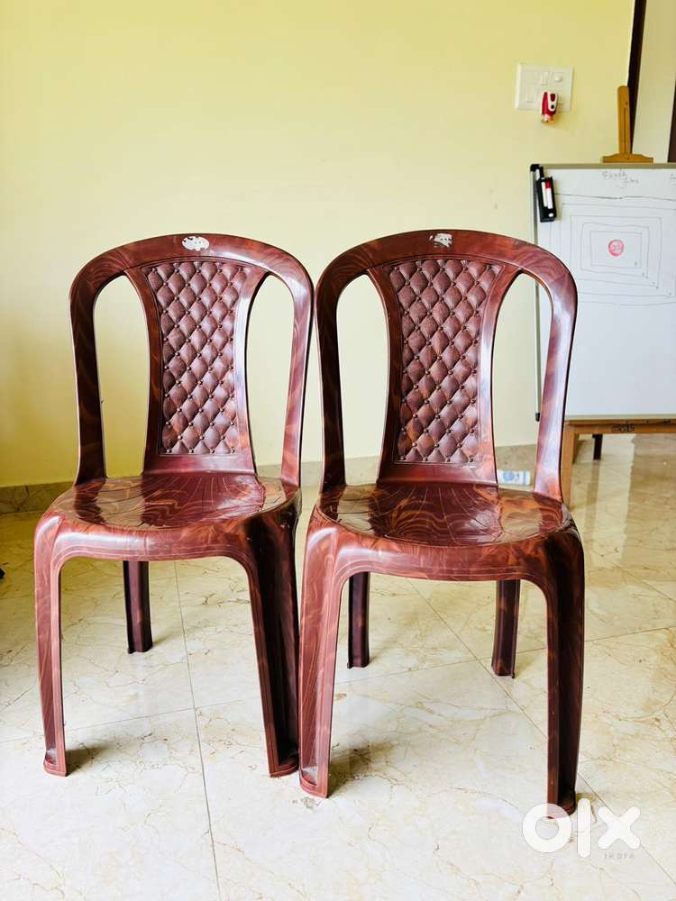 Nilkamar plastic chairs (set of 2) (New condition)