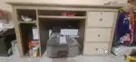 Computer table in very good condition