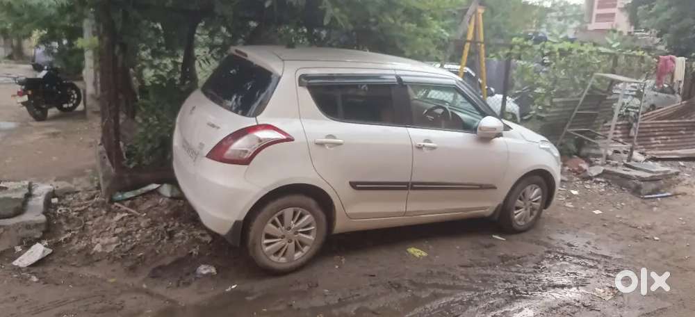 Maruti Suzuki Swift 2015 Petrol 125000 Km Driven