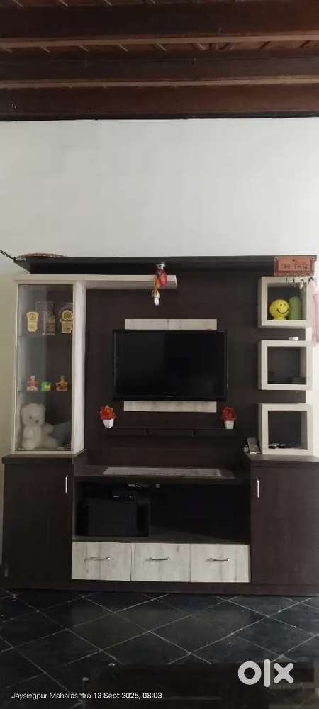 TV Rack with showcase