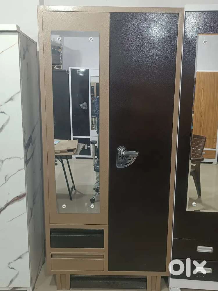 New metel dressing almira available 6.5 ft#bech de) Gurgaon sector 6