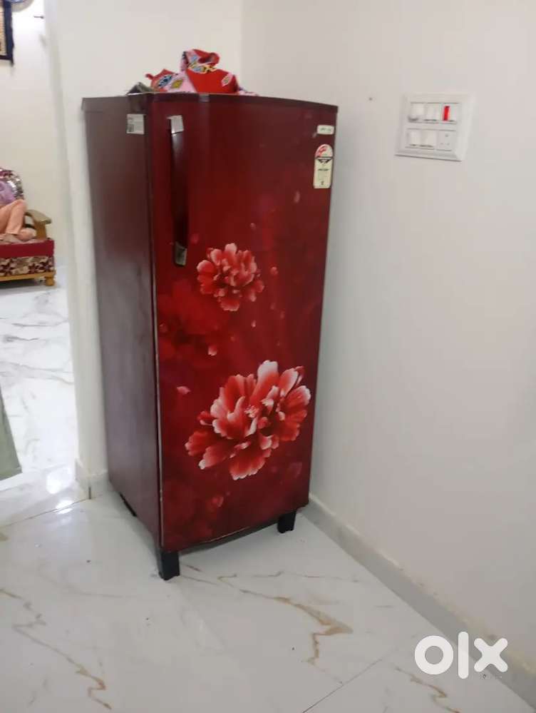Good condition running fridge