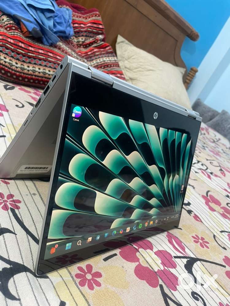HP POWERFULL FOLDING LAPTOP