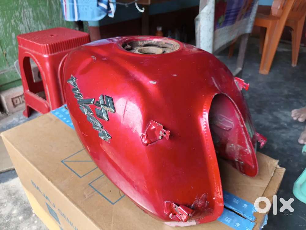Pulsar 150 fuel tank