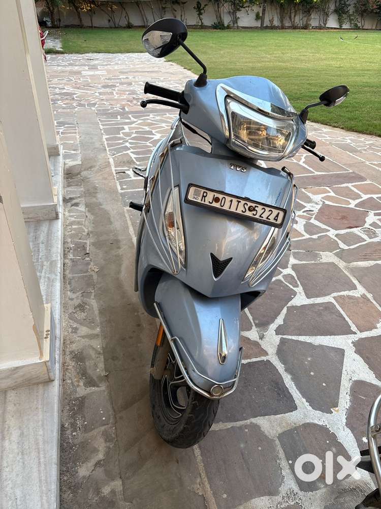 TVS Jupiter grande edition