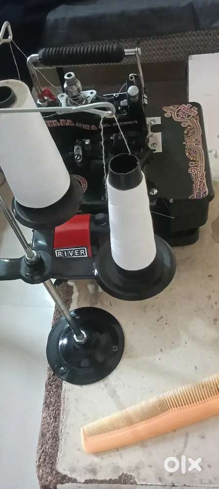Overlock machine 6 month old