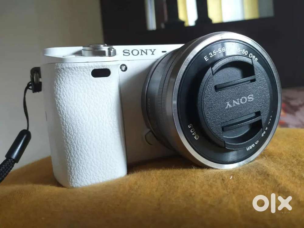 Sony Alpha 6000. Mirror less Camera.