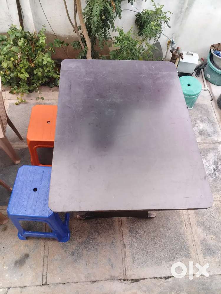 Second hand Dining table 6seater table contact for price dealing