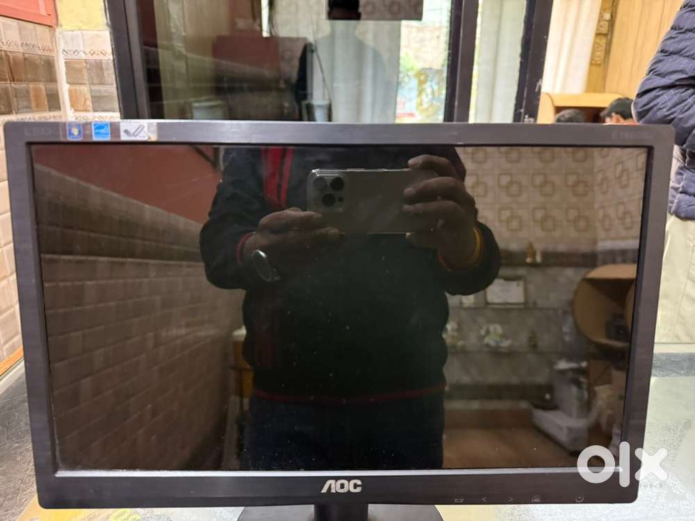 AOC 15 INCH COMPUTER SCREEN PROPER WORKING