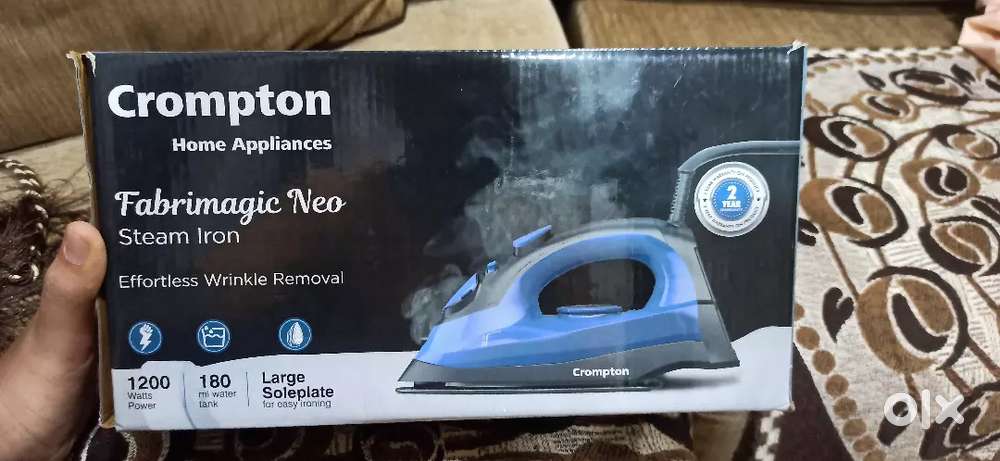 Crompton fabrimagic Neo Steam iron box