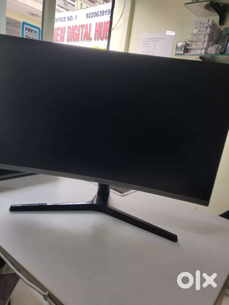 Samsung curved monitor FHD 27 inches
