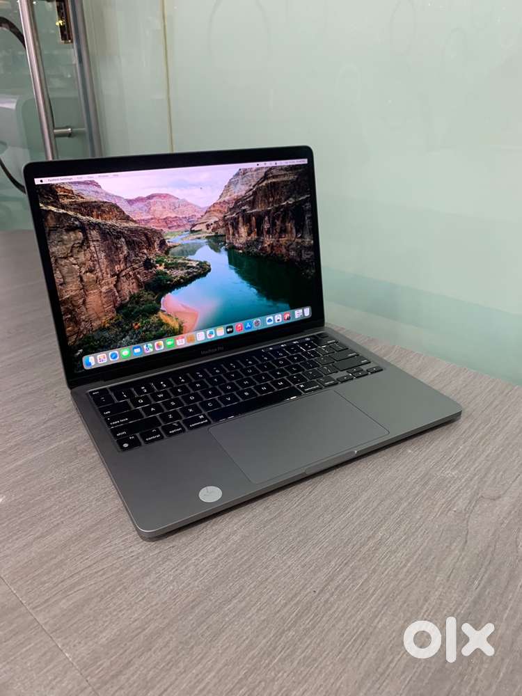 Apple MacBook Pro 2022 M2 Chip 8GB 256GB TouchBar Warranty