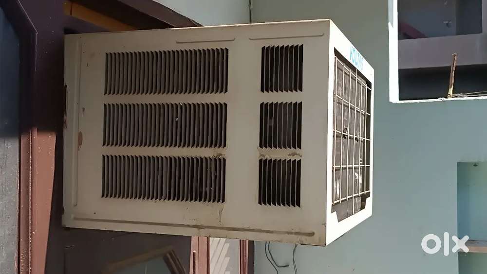 Voltas window ac in good working condition with 25 ltr bajaj geyser