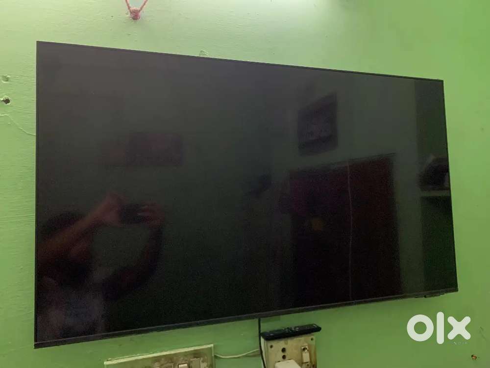 Urgent sale Samsung crystal UHD 4K 43 Inch