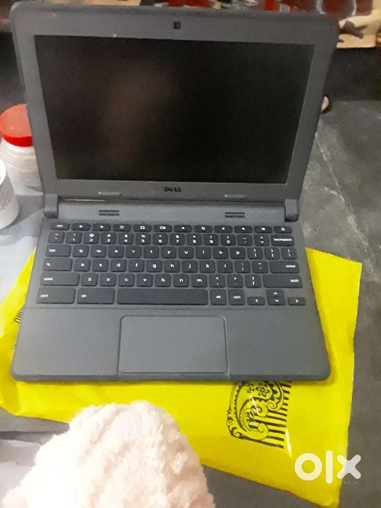 DELL COMPANY KA HA NEW HA .BUS MEIN EK SAAL HI USE KIYA HA OK BRAND HA