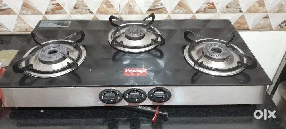 Gas stove 3 burner prestige very good condition