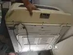 Average Conditioned LG semi automatic Washing machine