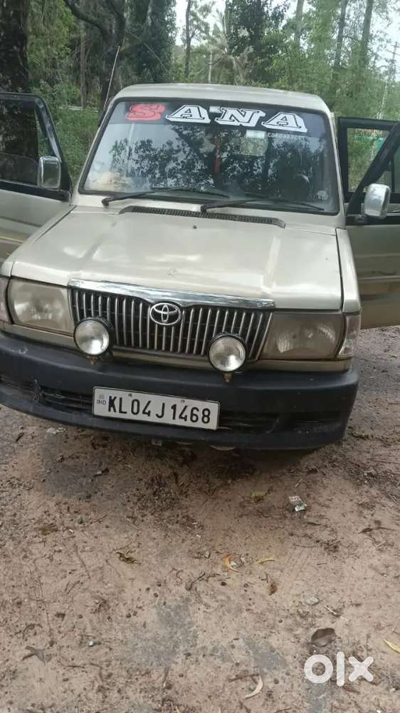 Toyota Qualis 2001 Diesel 150000 Km Driven