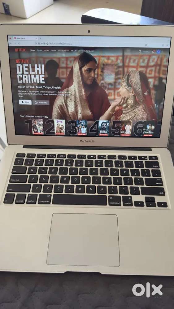 MACBOOK AIR 13-INCH (CONDITION 10/10)