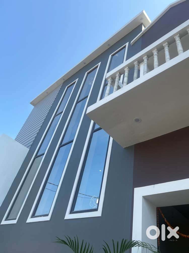 Kitchen all ronder chef, service staff,and front office staff