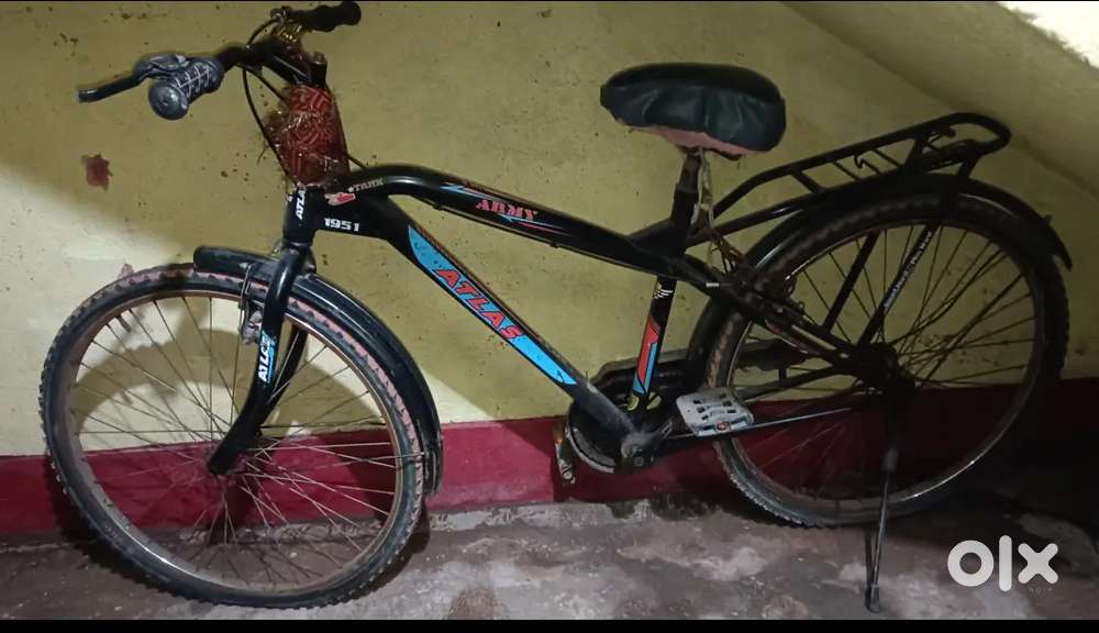 Urgently fast for sale Atlas army bicycle strong & smooth ride.