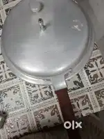 MAHARAJA DELUXE MODEL 4LITRES PRESSURE PAN