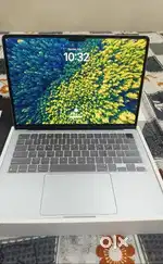 Macbook Air M4 13.6 (10 days used) with bill