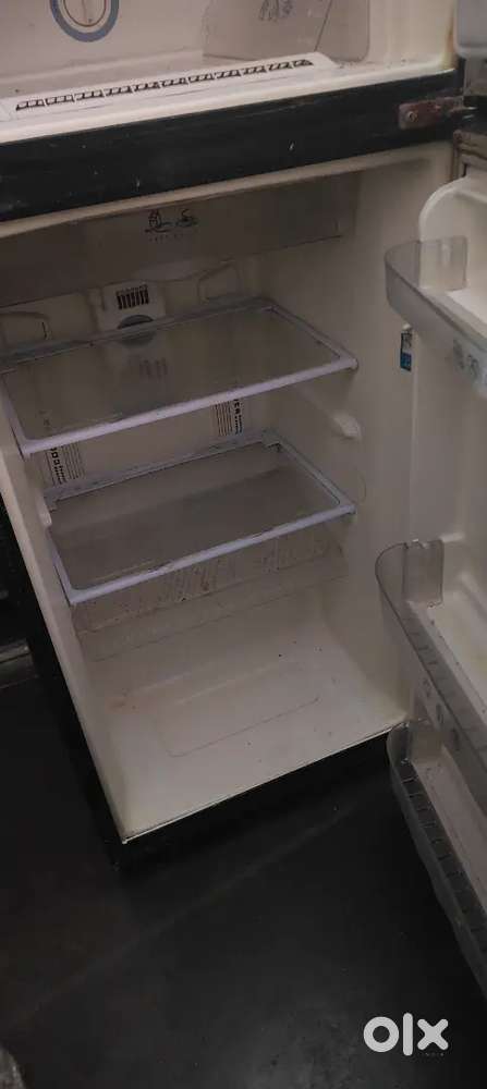 Whirlpool fridge in working condition