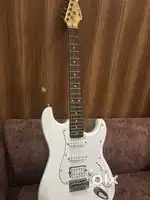 Vault ST1 electric guitar (stratocaster)