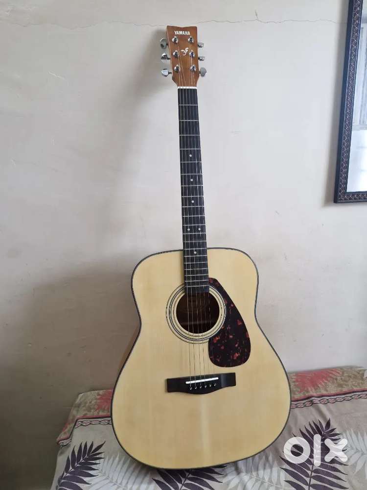 Yamaha f600 guitar unused brand new