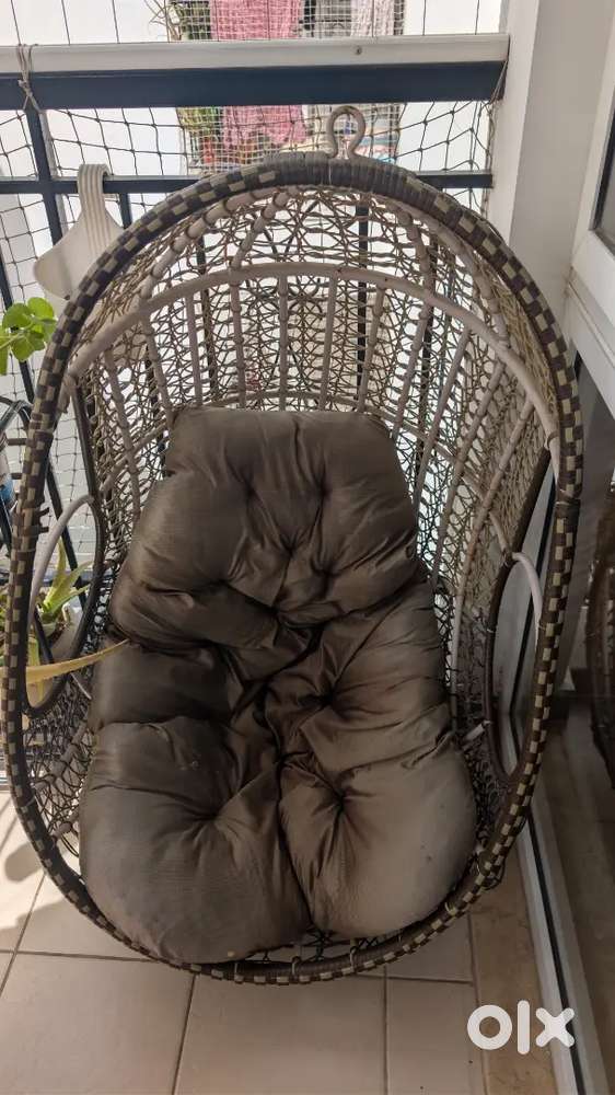 Hammock with metal frame structure included