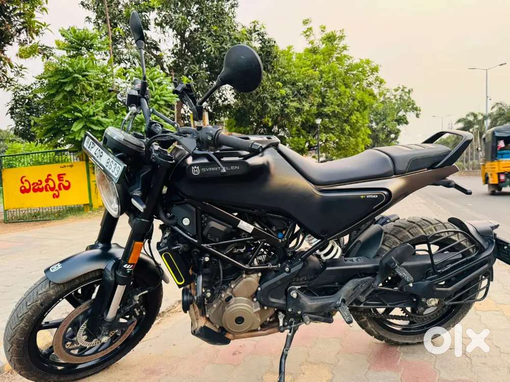 Ceramic coated Husqvarna svartpilen 250